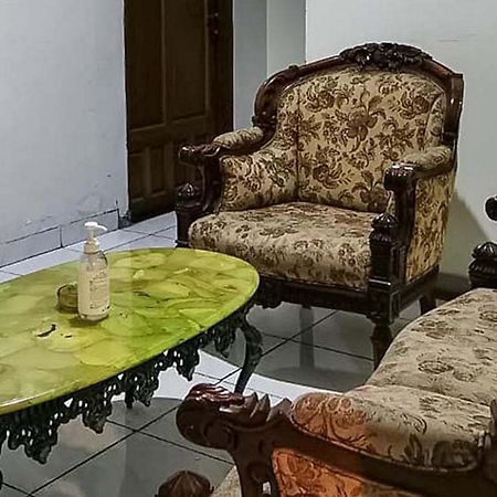 Santo Guest House Tropodo Brebek Exterior foto