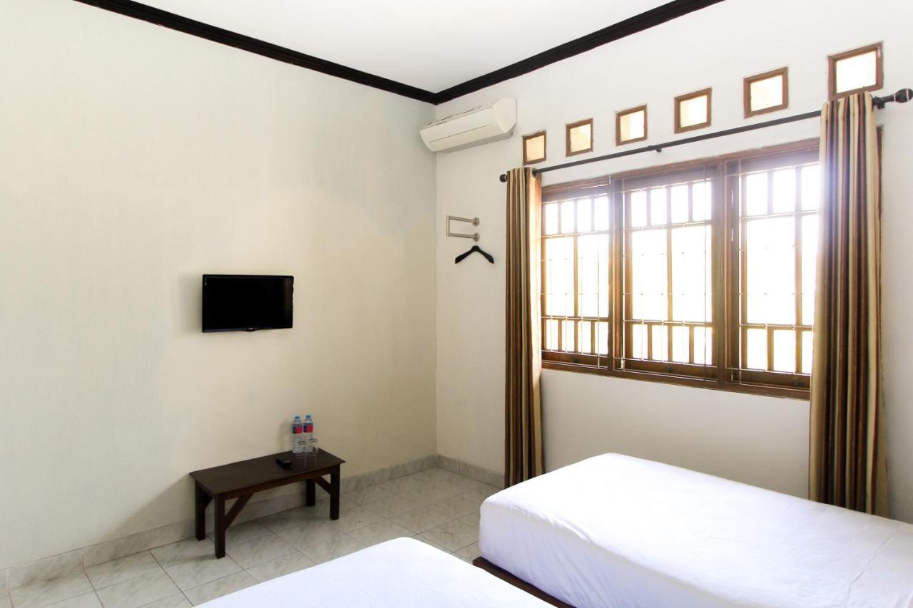 Santo Guest House Tropodo Brebek Exterior foto