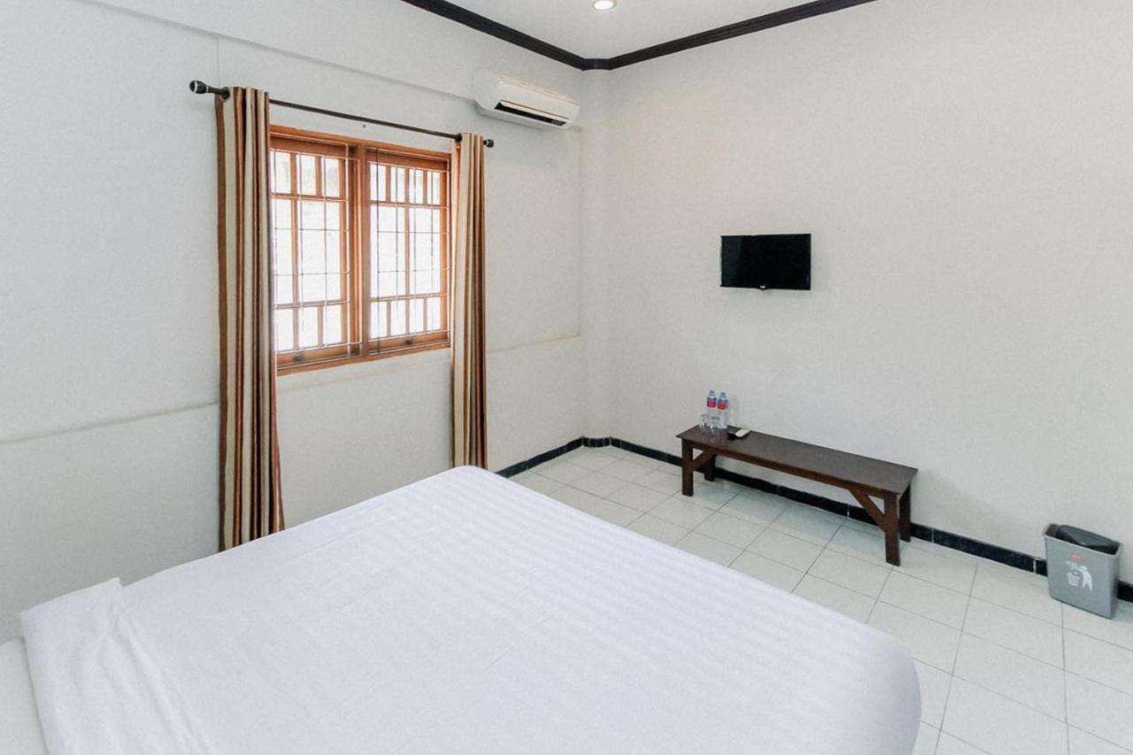 Santo Guest House Tropodo Brebek Exterior foto
