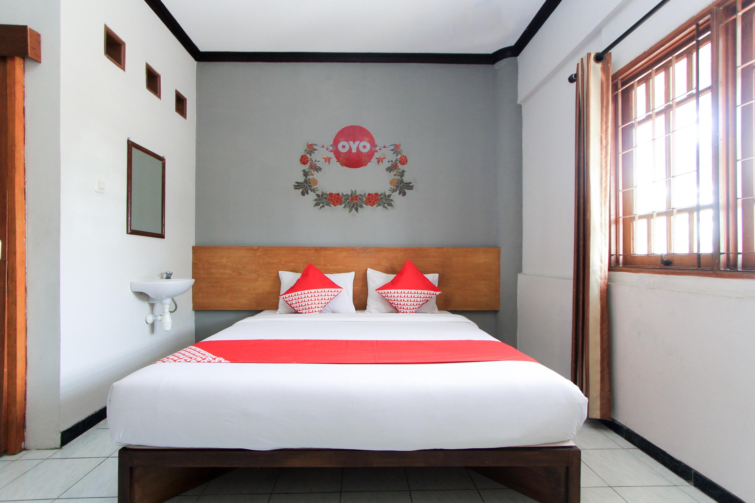 Santo Guest House Tropodo Brebek Exterior foto