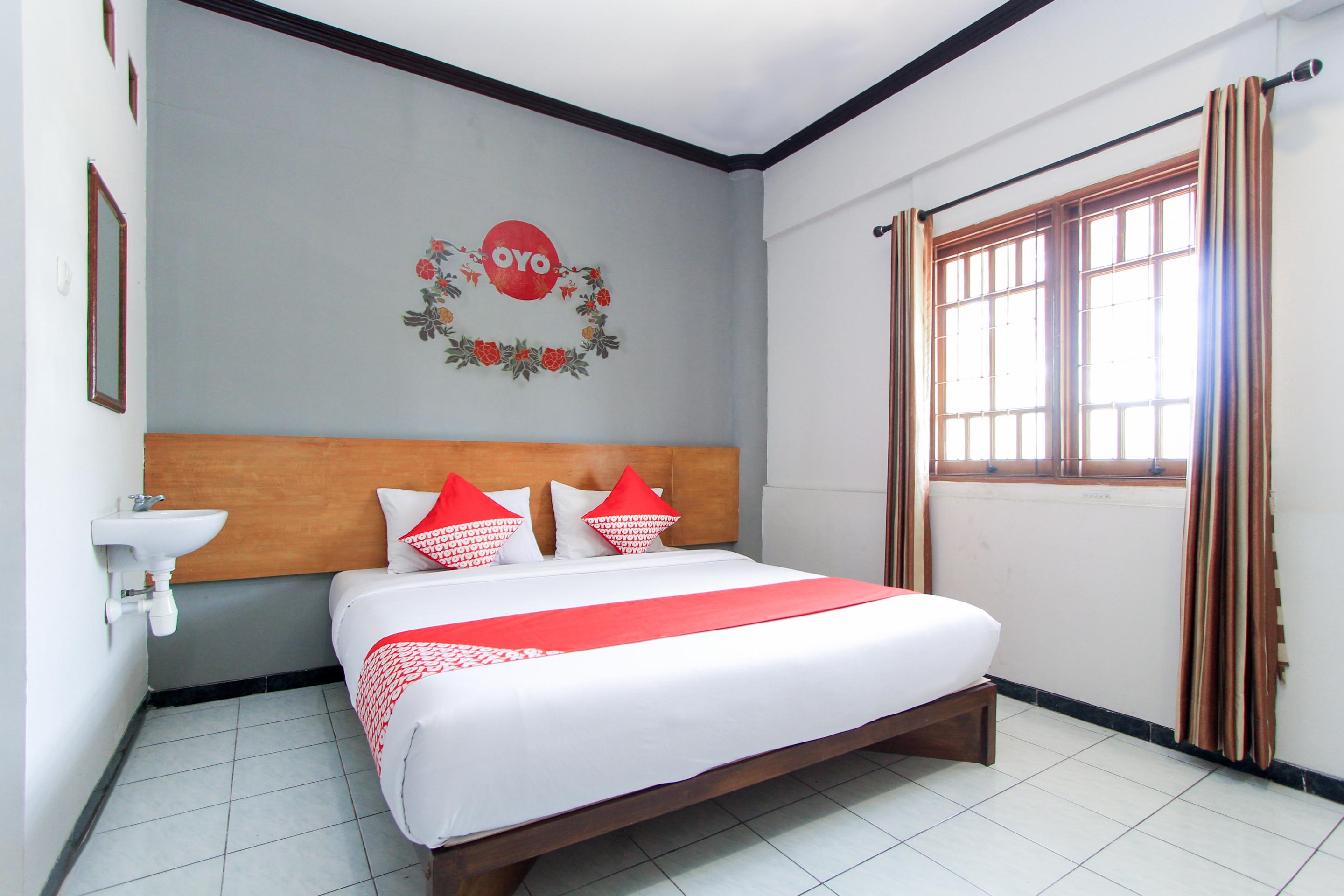 Santo Guest House Tropodo Brebek Exterior foto
