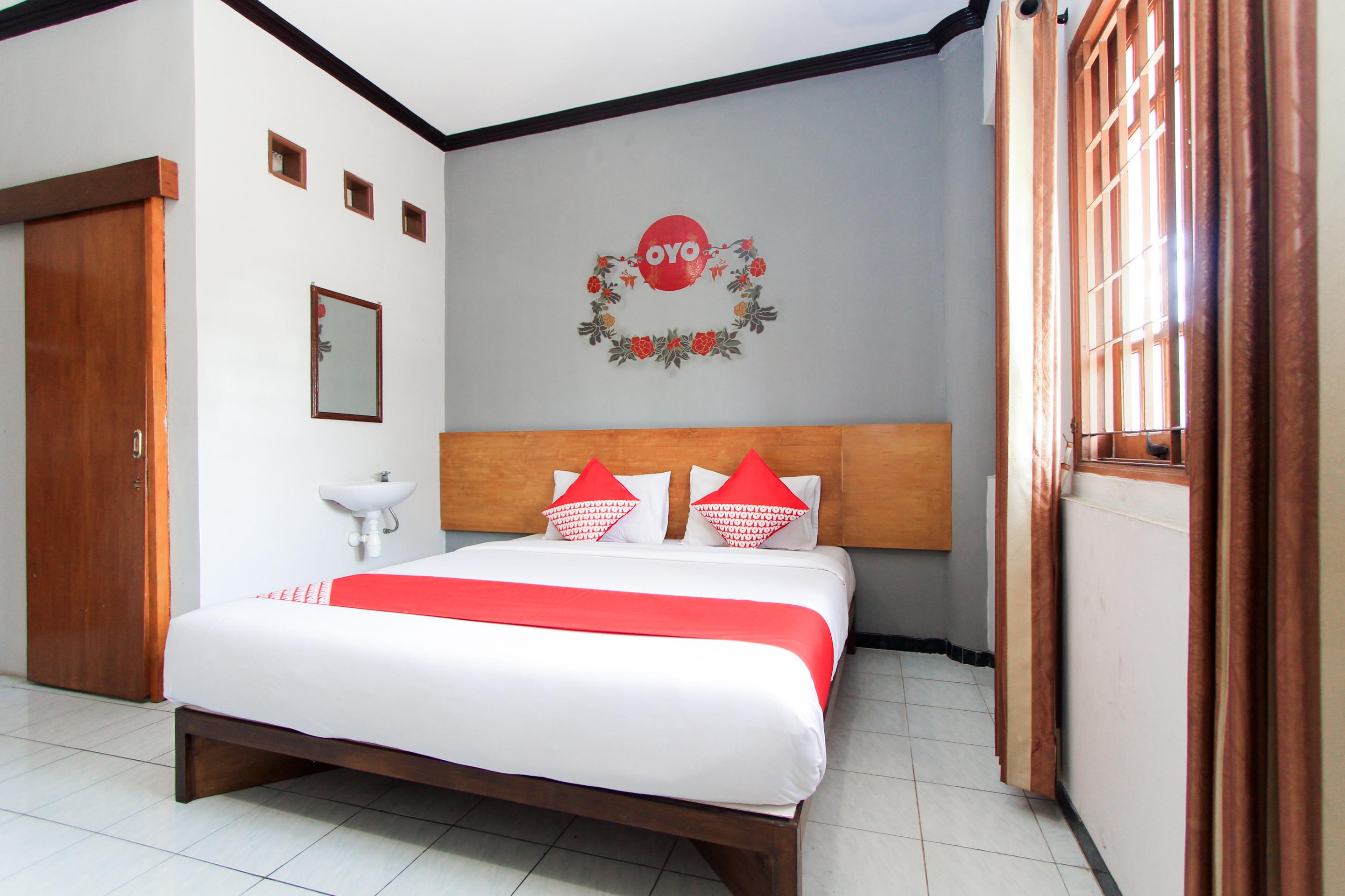 Santo Guest House Tropodo Brebek Exterior foto